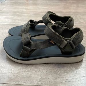 Teva, Universal Premier, women’s 7, olive green